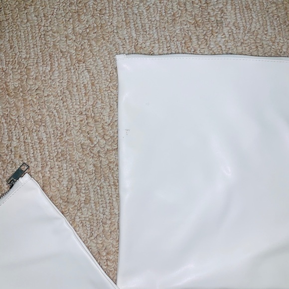 🔥HOT🔥 SET OF 3 WHITE FAUX LEATHER ZIPPERED BAGS - Picture 4 of 4